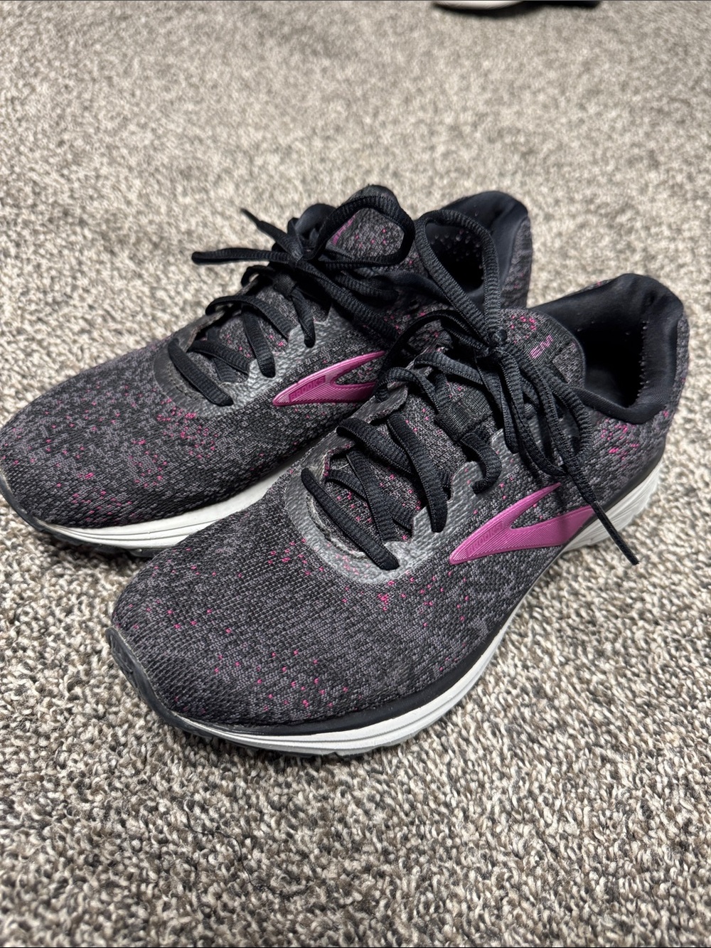 Brooks Women's Black & Magenta Knit Running Shoes, DNA, Anthem, size 8.5